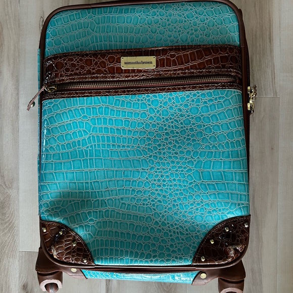 Turquoise and Brown Travel Luggage Set - Picture 2 of 16